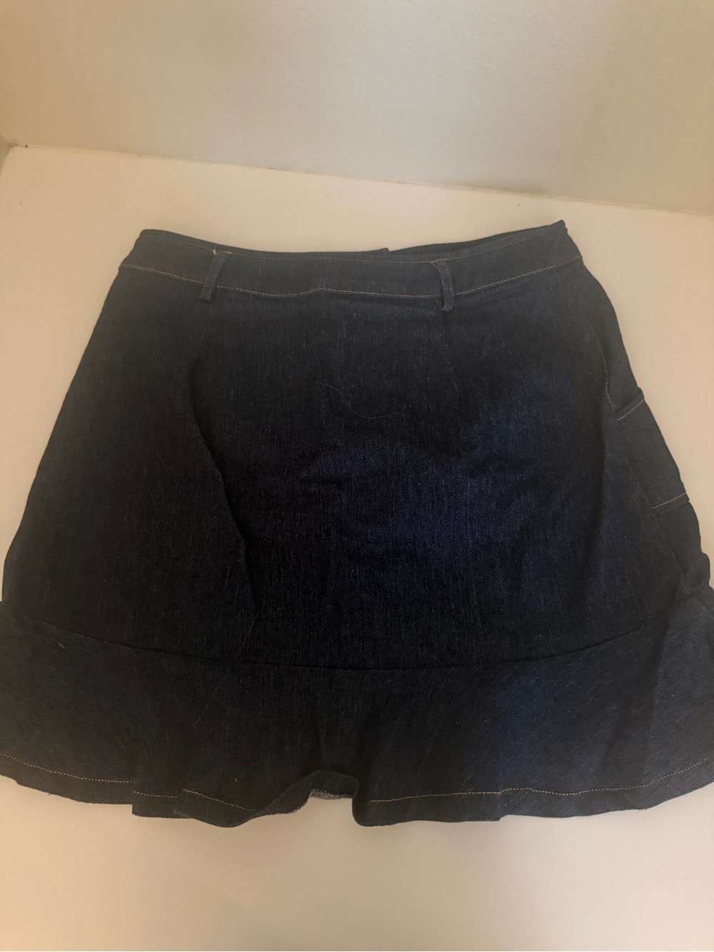 Button-Front Dark Denim Ruffle Hem Mini Skirt cottagecore, old money, boho - Picture 2 of 3
